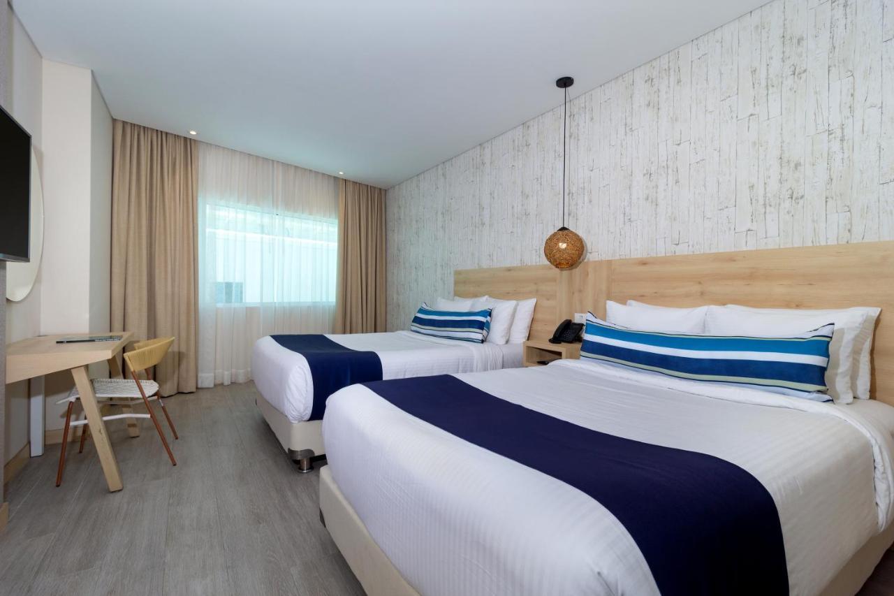 Aquamare 4*