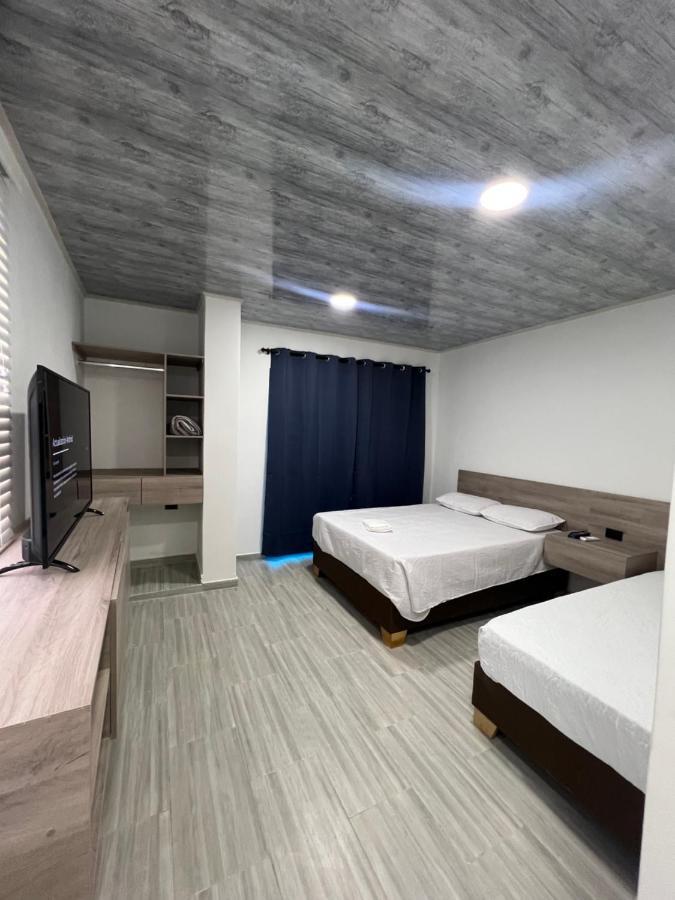 Isla Tropical Inn