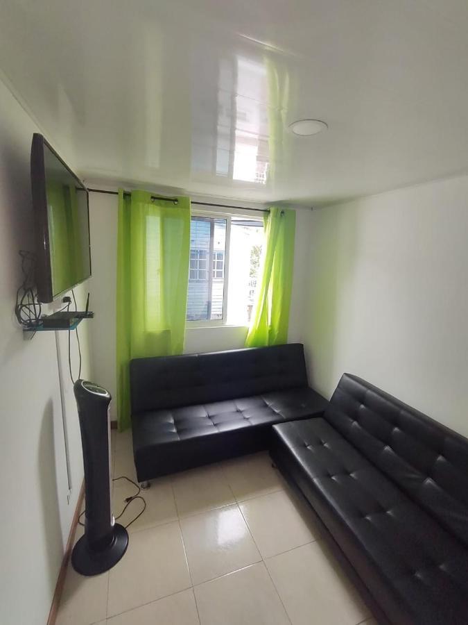 Familiares The Upper 202 Apartment *