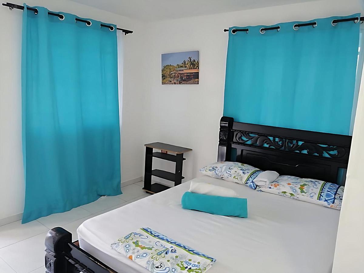 Hotel Islander Blue House *