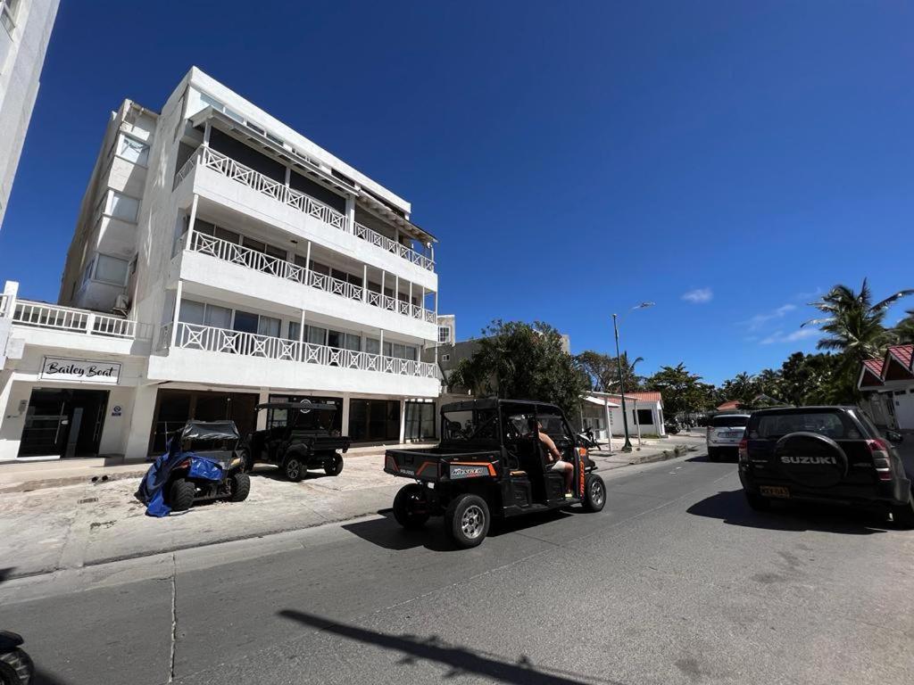Liliana Prado Edificio Bailey Boat 303 San Andrés