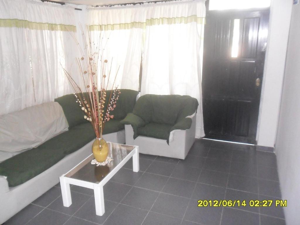Hostal Sheylla's Place *