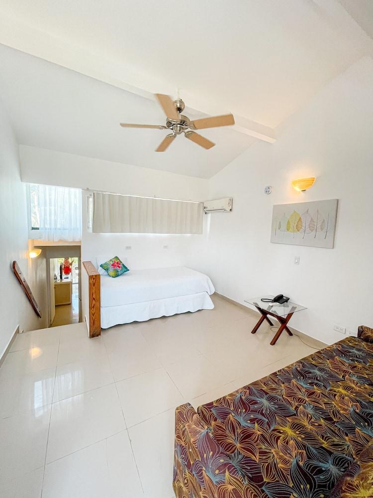 Hotel Cocoplum