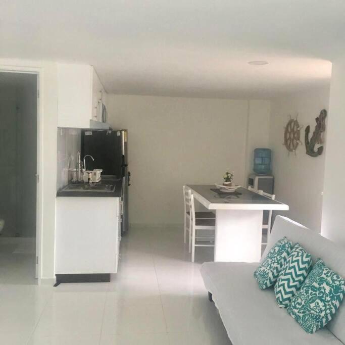 Del Mar Apartaestudio