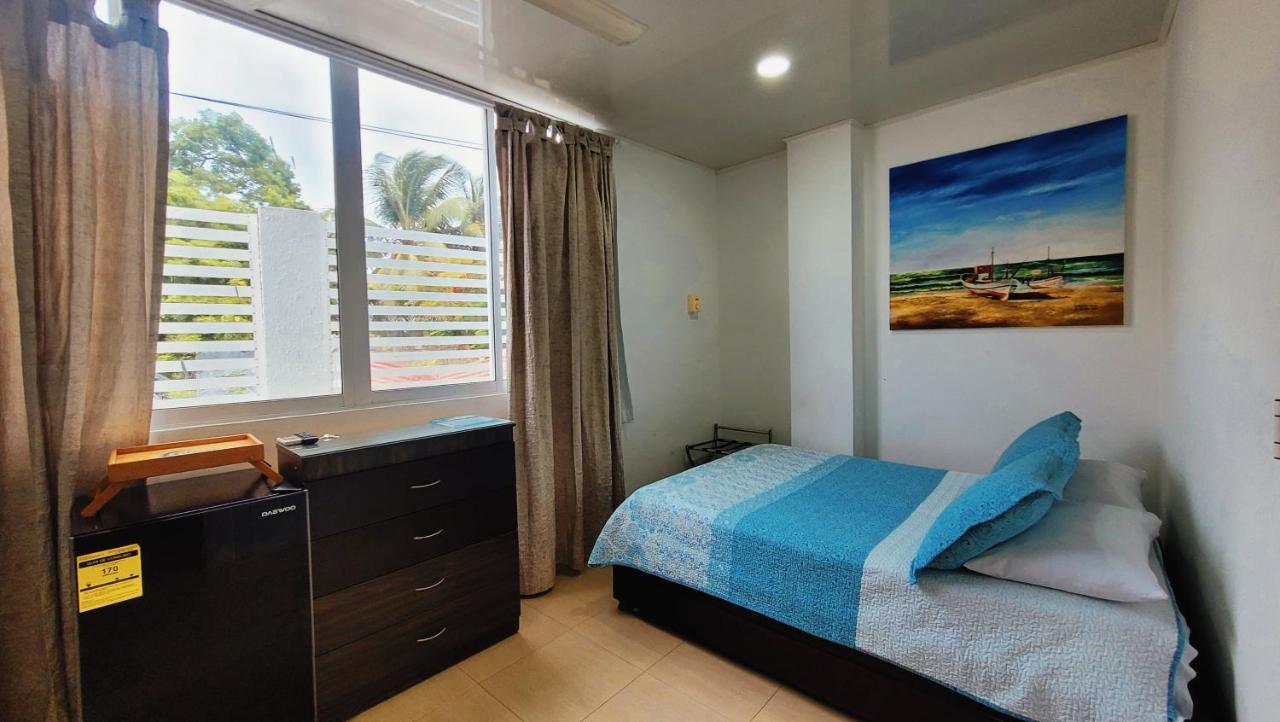 Olas Hotel *