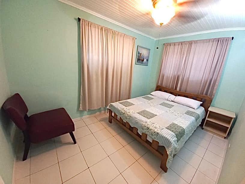 Mary Apartahotel *