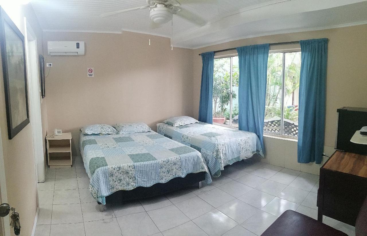 Mary Apartahotel