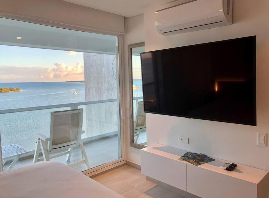Paradiseapt, Private
