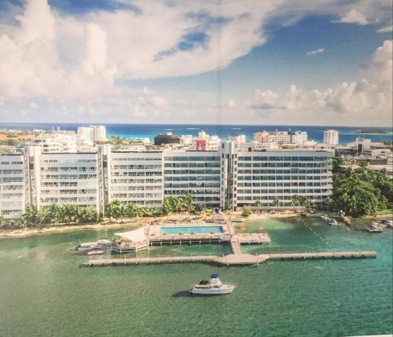 Paradiseapt, Private *