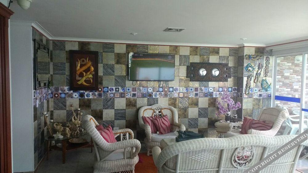 Kristhal Plaza Apartamento