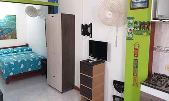 Apartamento Pequeno Frente A La Playa Principal *