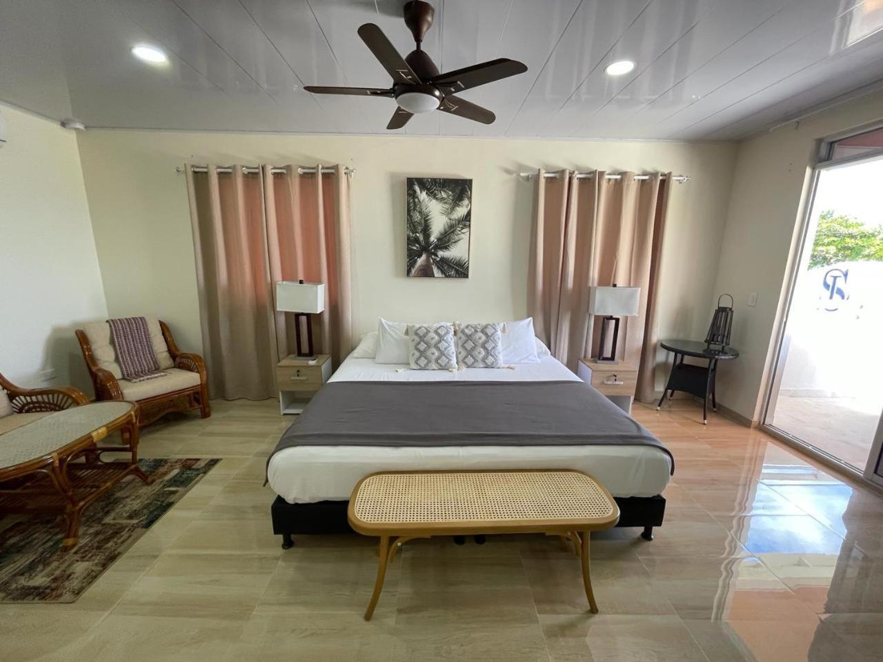 Alka's Paradise And * San Andrés