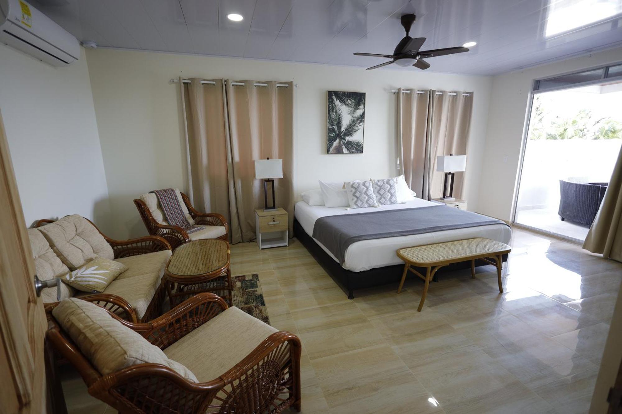 Bed and breakfast Alka's Paradise And *