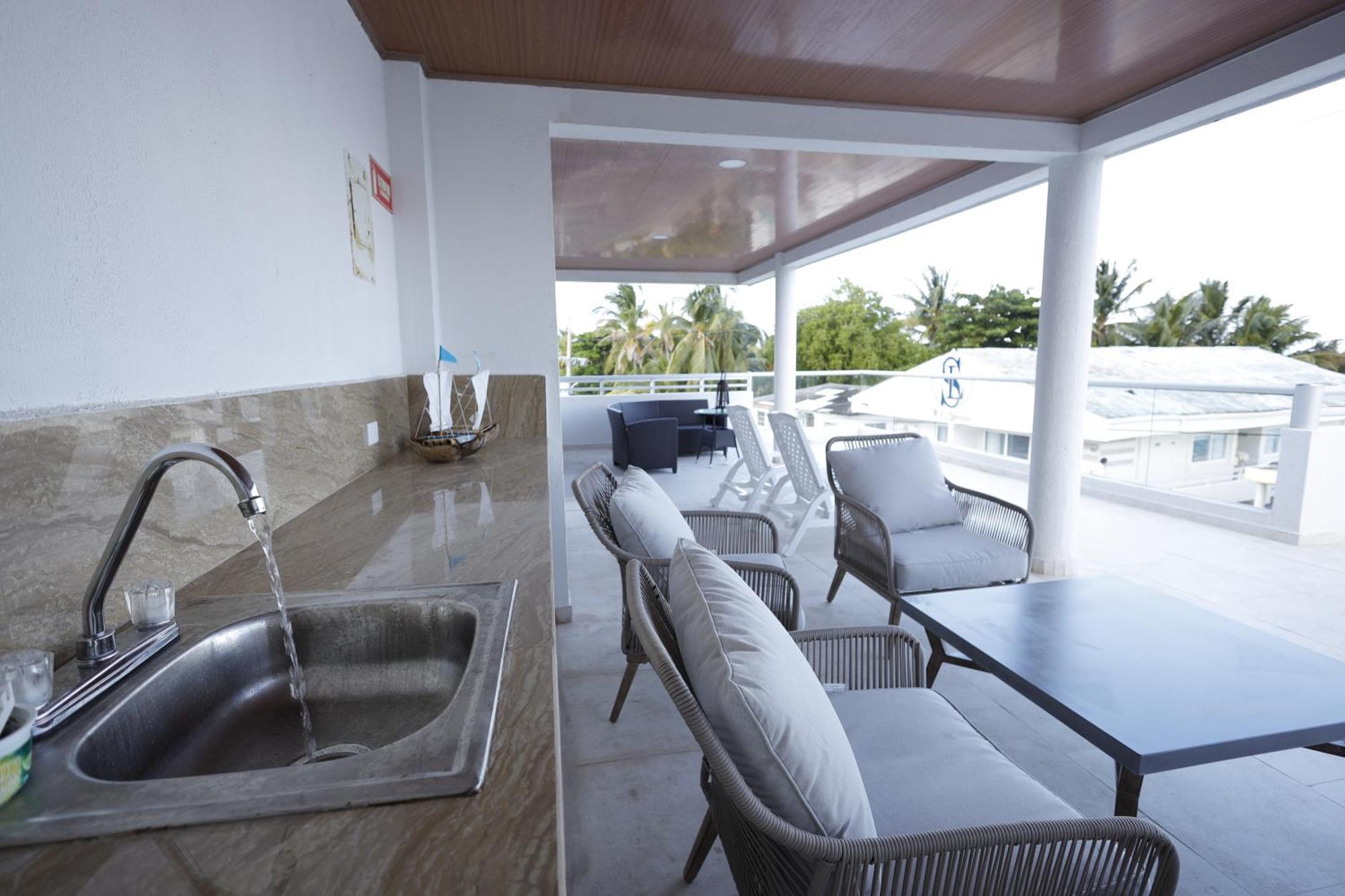 Alka's Paradise And Bed and breakfast