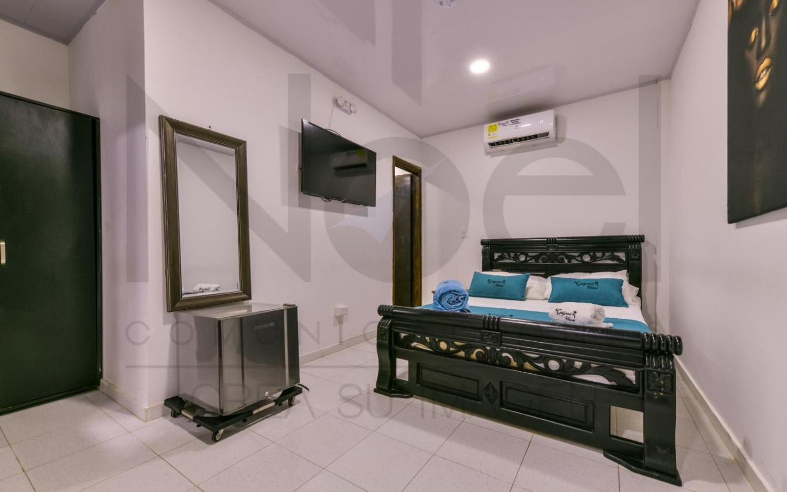 Pensión Galyrod House 4*