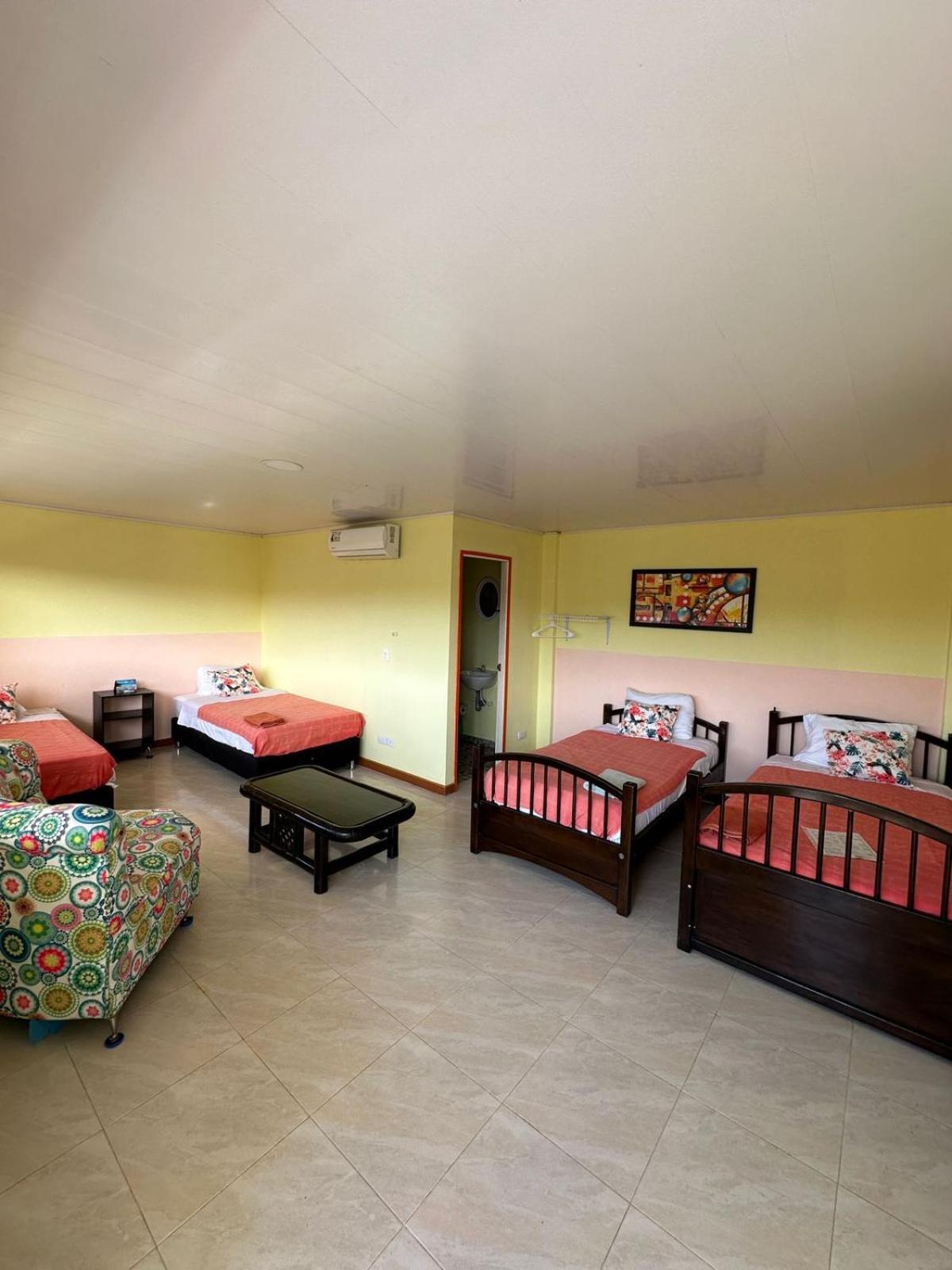 Victoria's Gennie Bay Village Guest house 2*