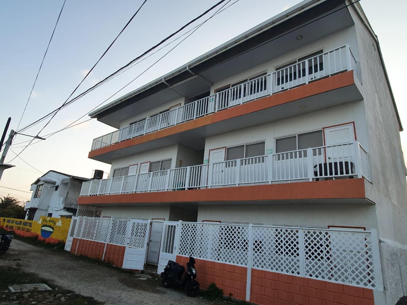 Guest house Victoria's Gennie Bay Village