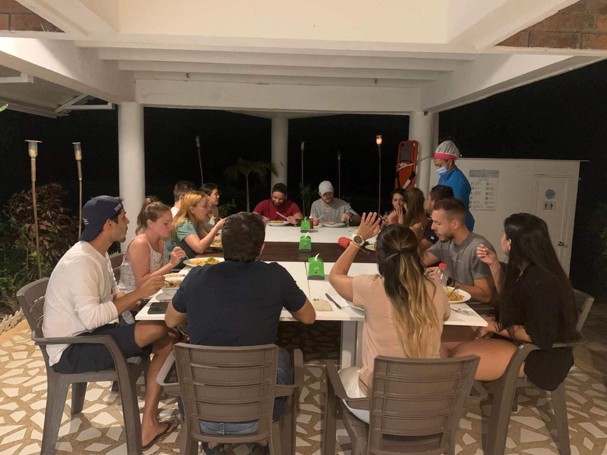 Casa De Flores Tropical Hotel