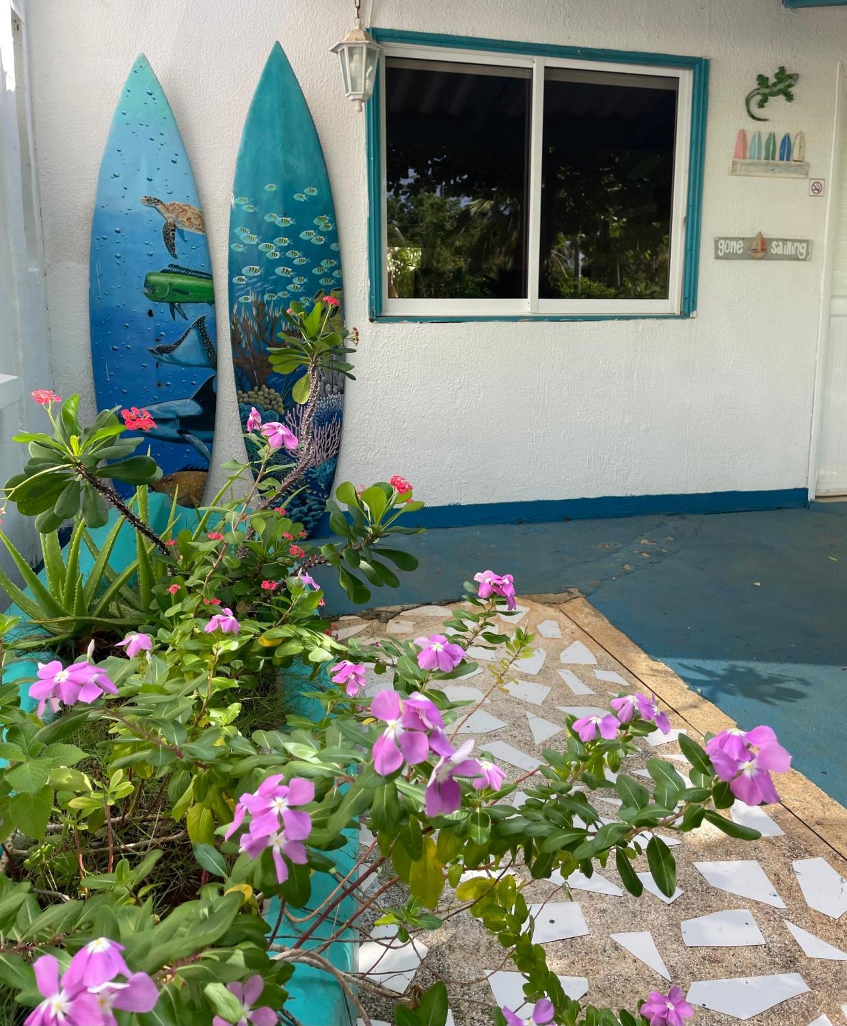 Casa De Flores Tropical Hotel