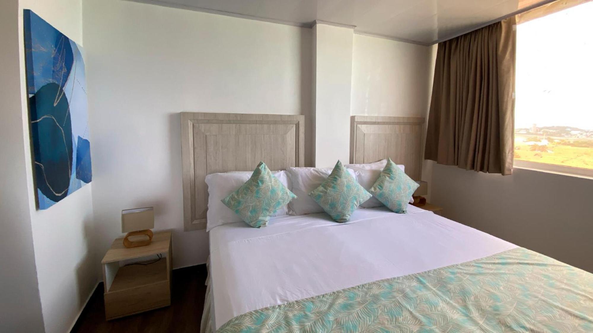 Hotel On Vacation Blue Tone 3*