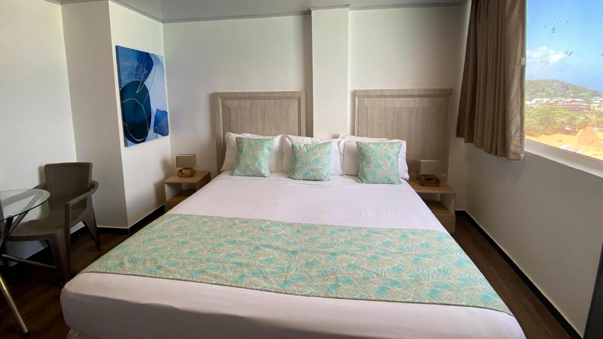 Hotel On Vacation Blue Tone 3*