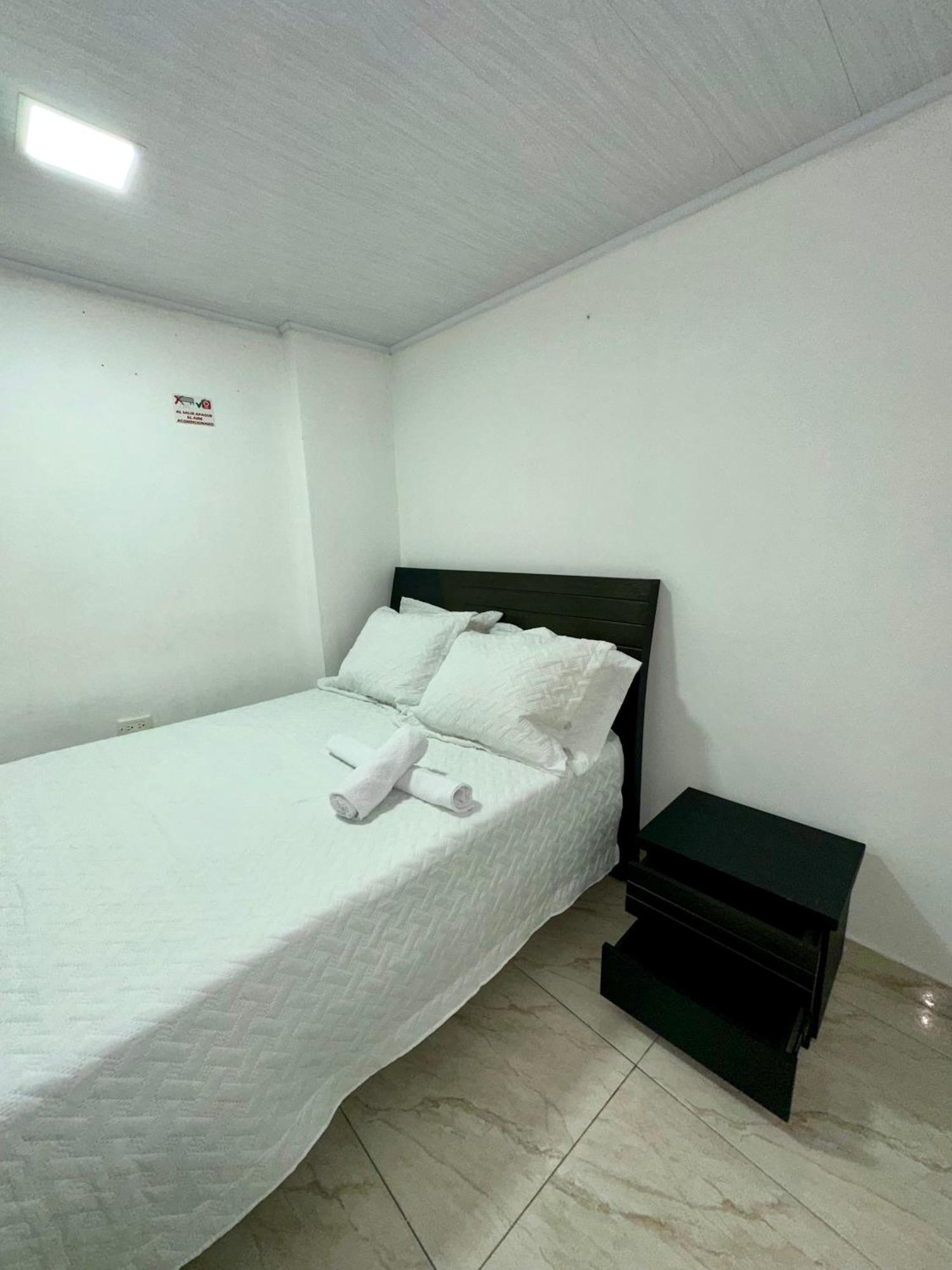 Almendros Apartamento *