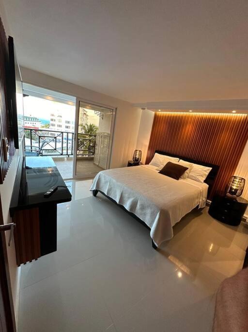 Lujoso Con Vistas Al Mar Y Excelente Ubicacion En Apartamento
