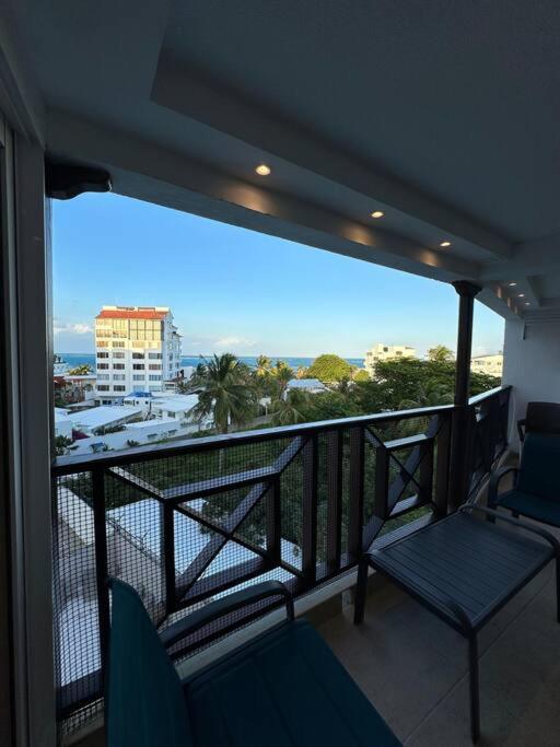 Lujoso Con Vistas Al Mar Y Excelente Ubicacion En Apartamento