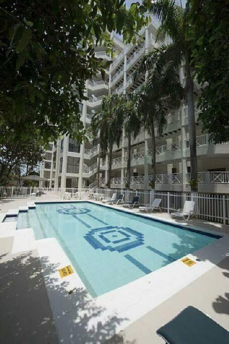 Edificio Bay Point Con Balcon 305 *