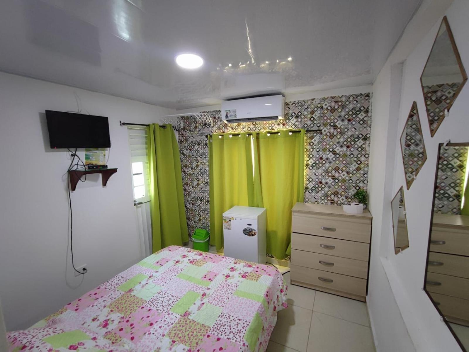 Inn Jackson House 2*