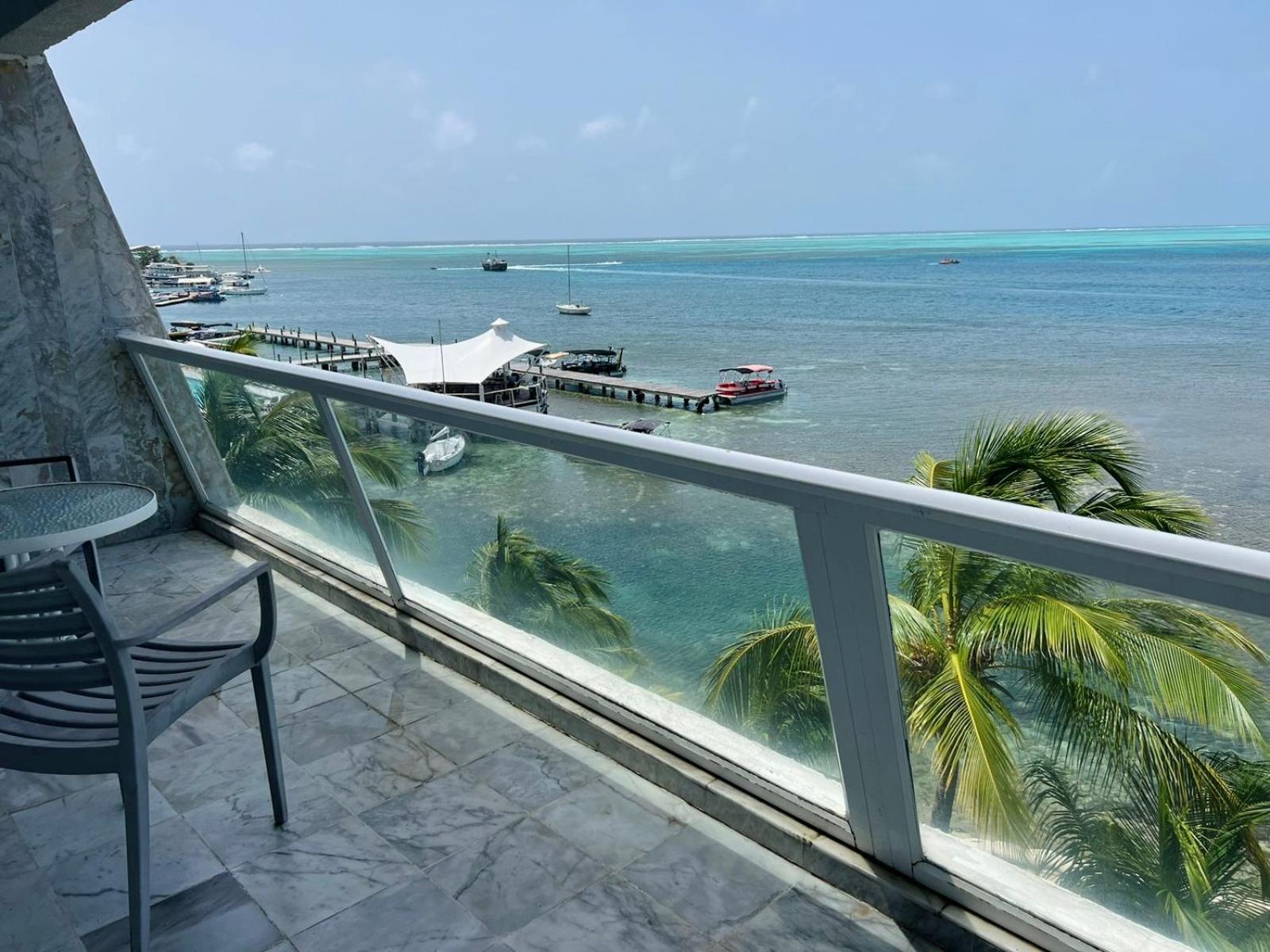 Apartamento Con Playa Privada Y Vista Al Mar *