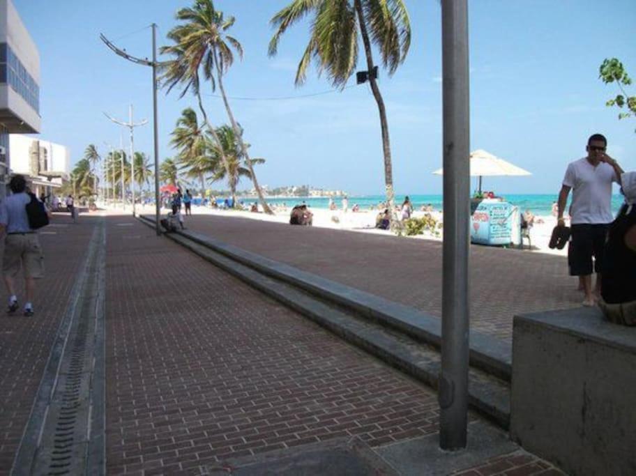 A Dos Cuadras De Sprattbight Apartamento *