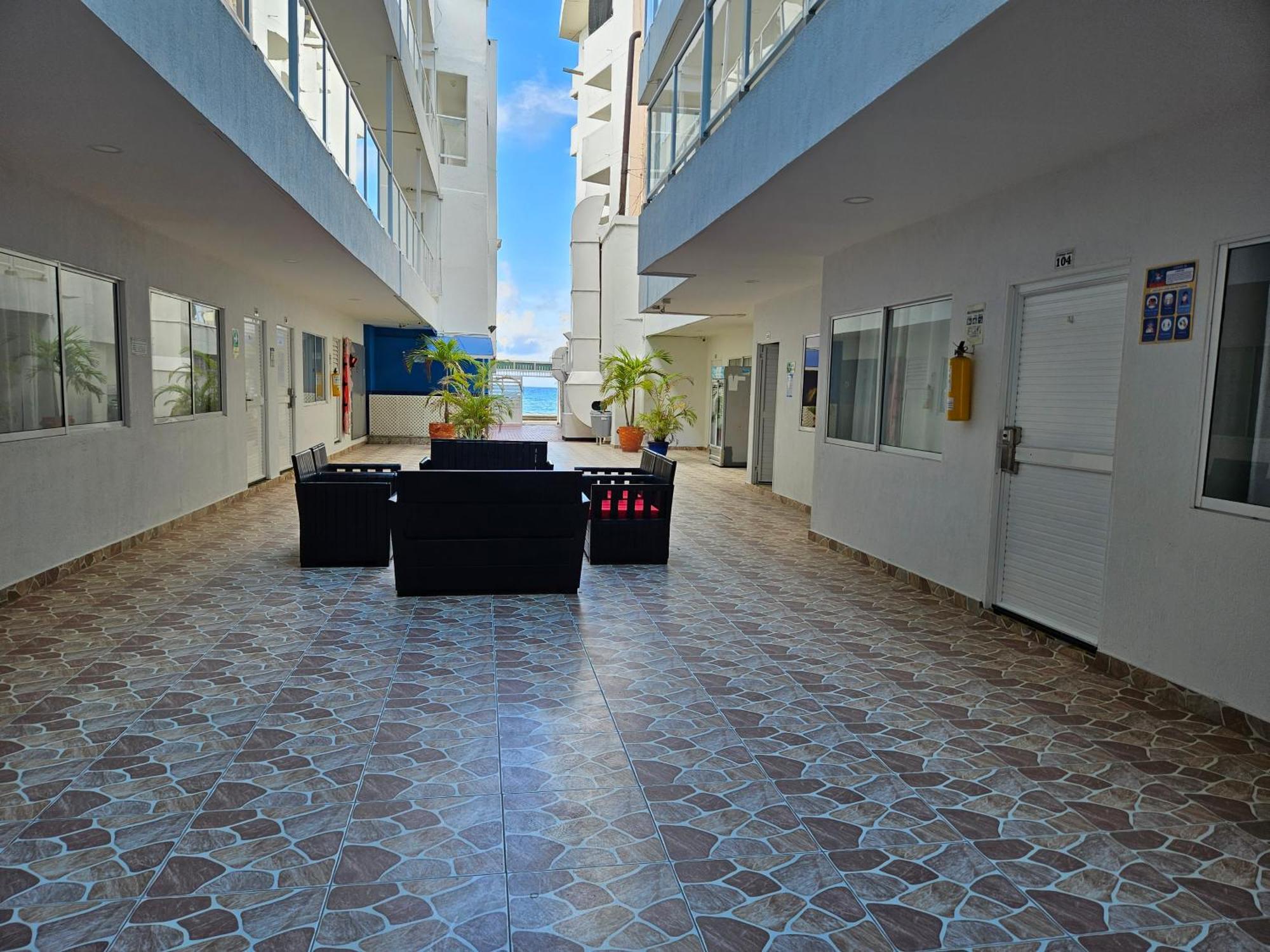 Caribbean Island Piso 2