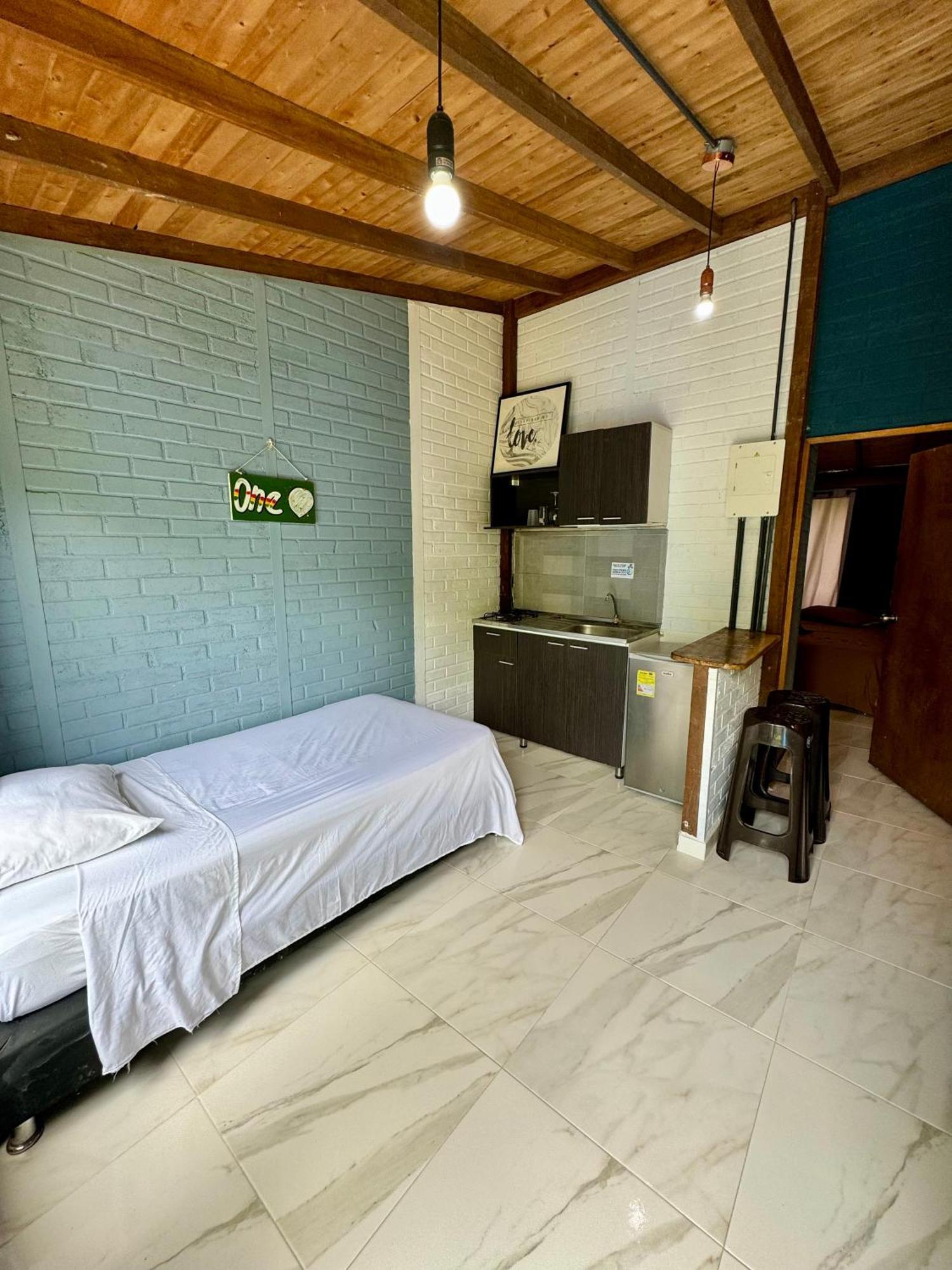 Inn Miss Anibel