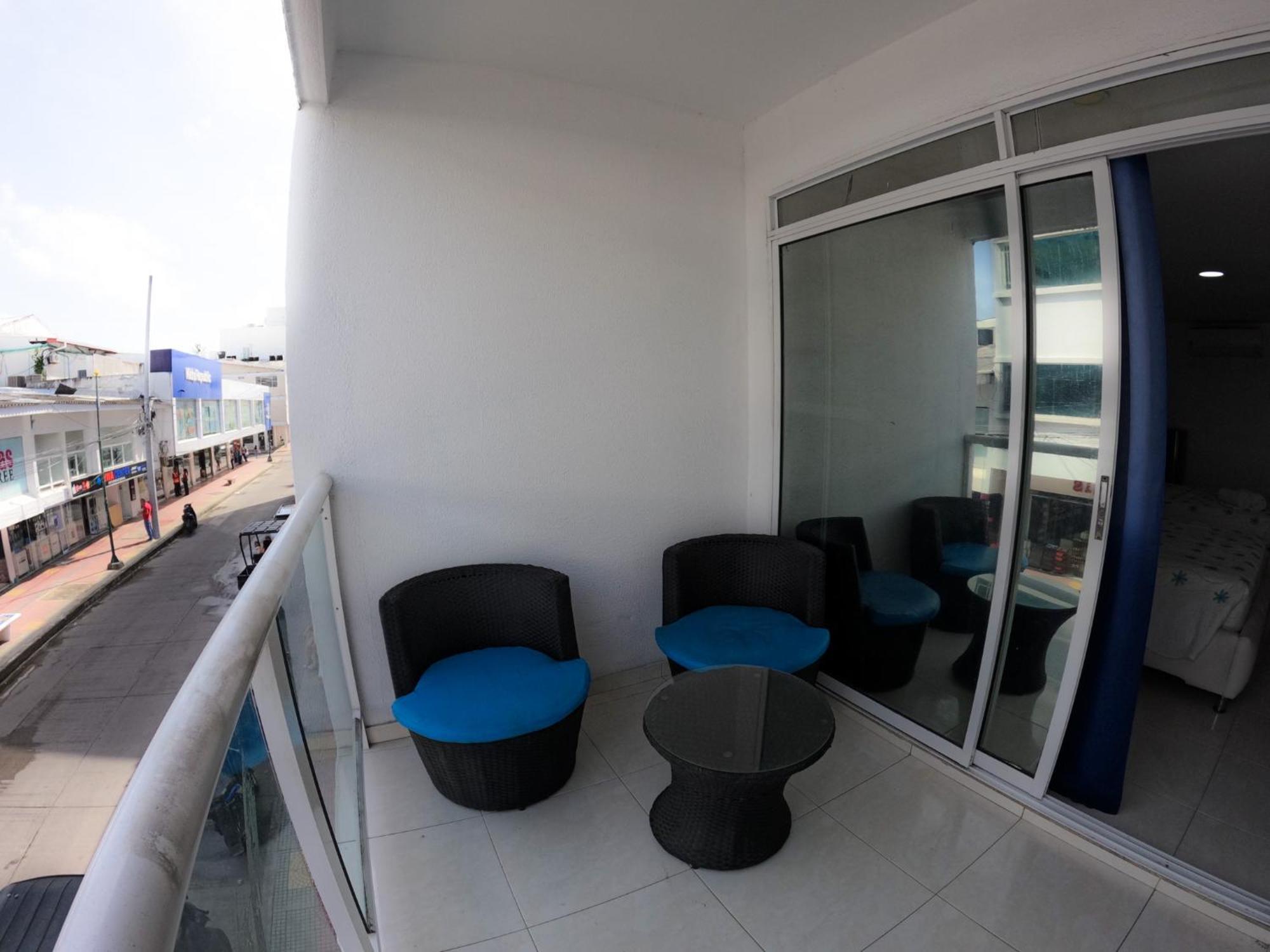 Blue Emerald Hotel 3*