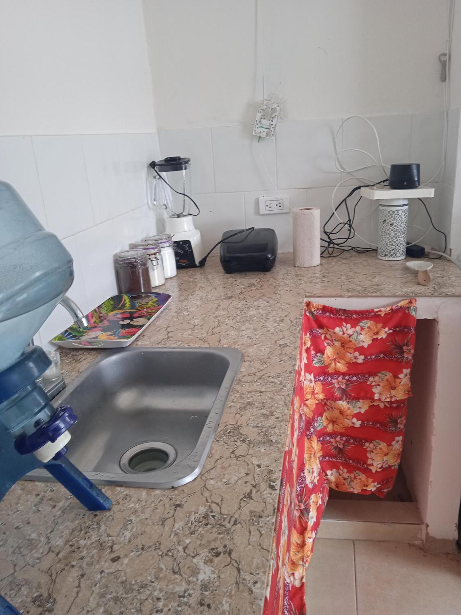A Dos Cuadras De Sprattbight Apartamento *