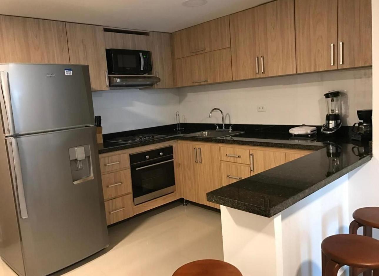 Apartamento 1 Cuadra De La Playa Principal