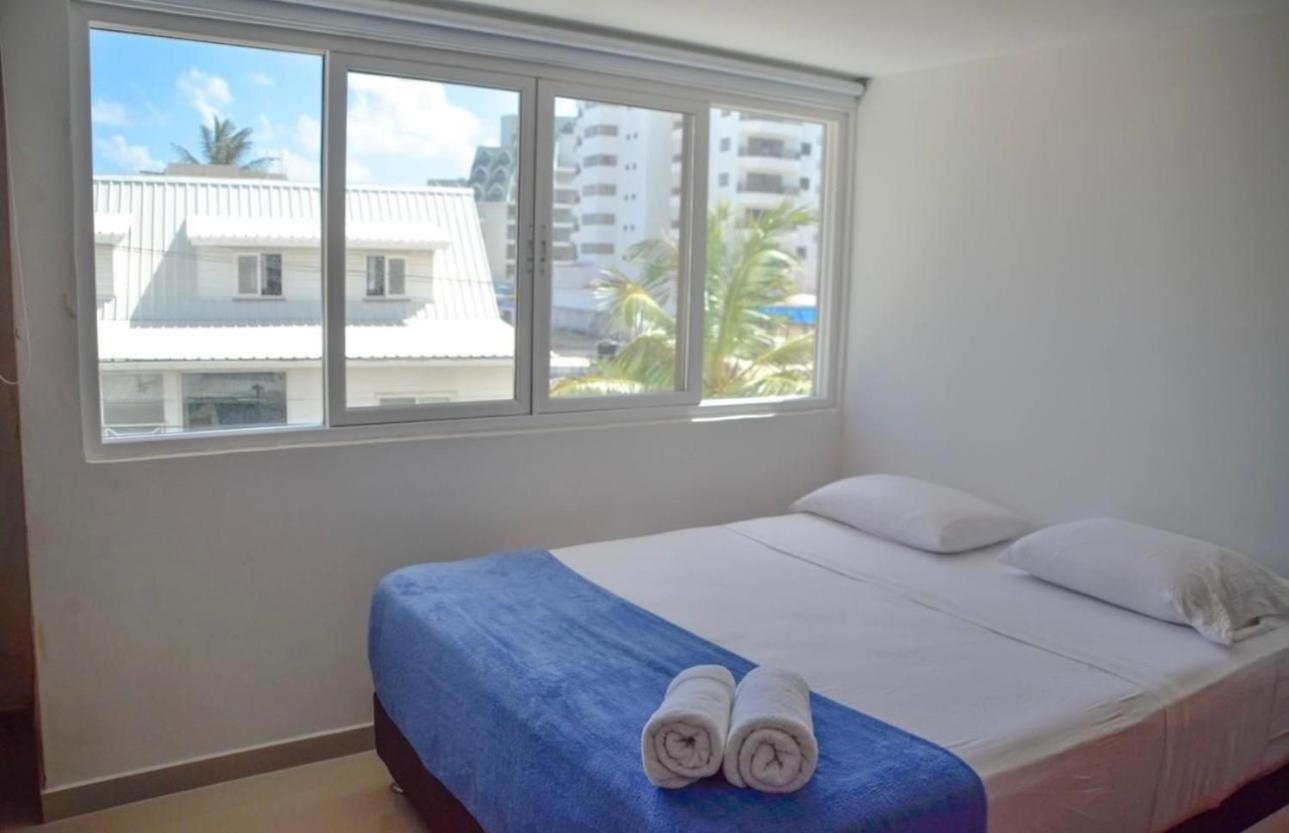 Apartamento 1 Cuadra De La Playa Principal *