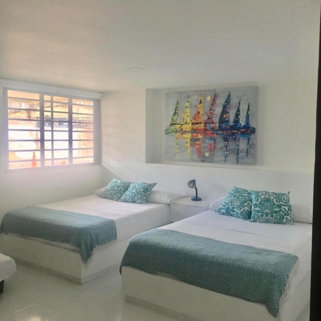 Apartamento 1 Cuadra De La Playa Principal *