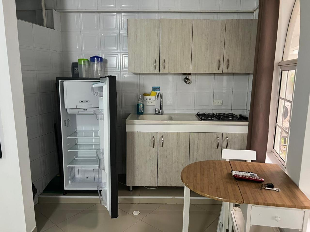 Apartment Sweet Breeze