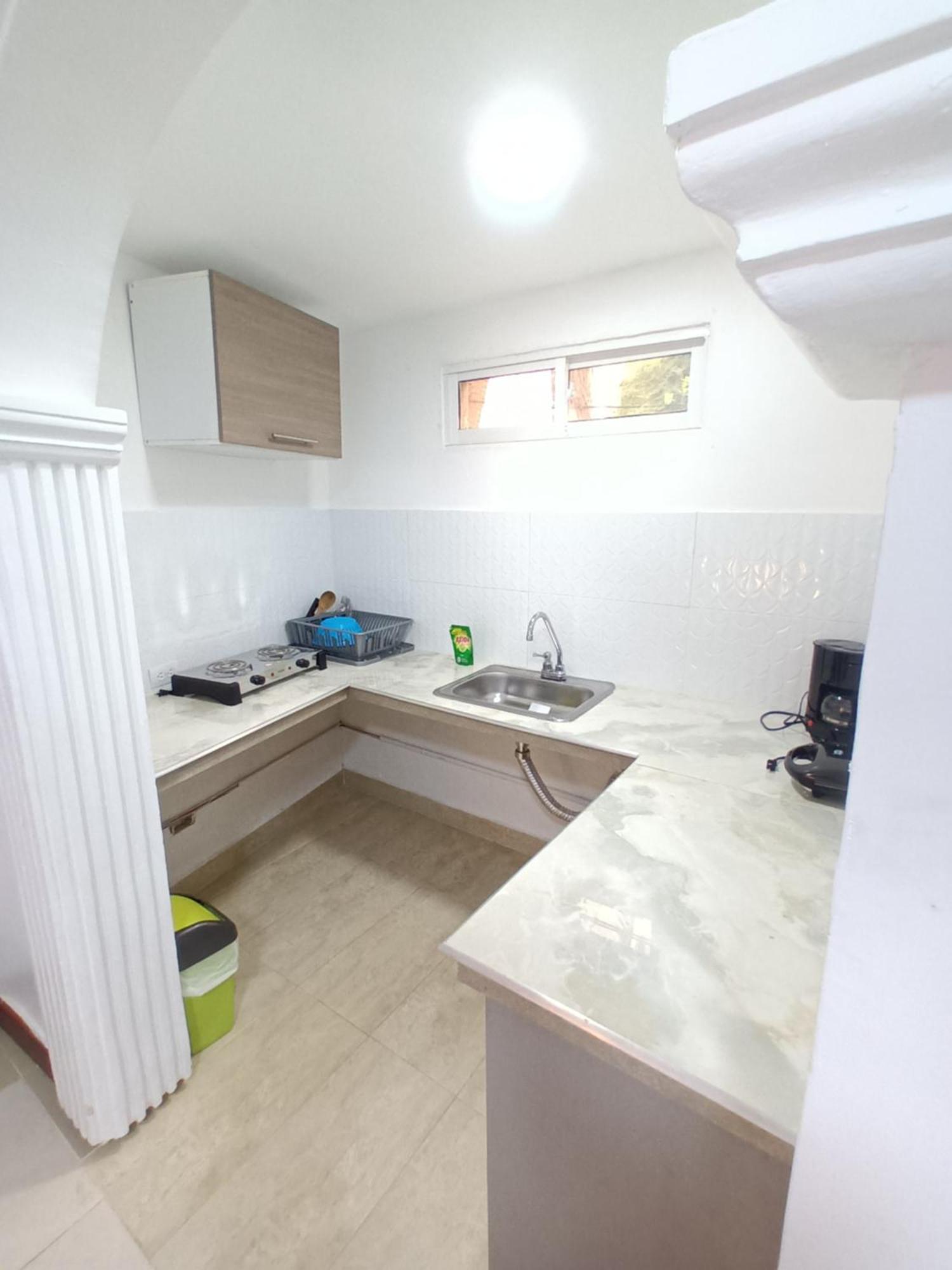 Apartamento Erlis Place 17b A Solo Cuadra De La Playa Y El Malecon San Andrés