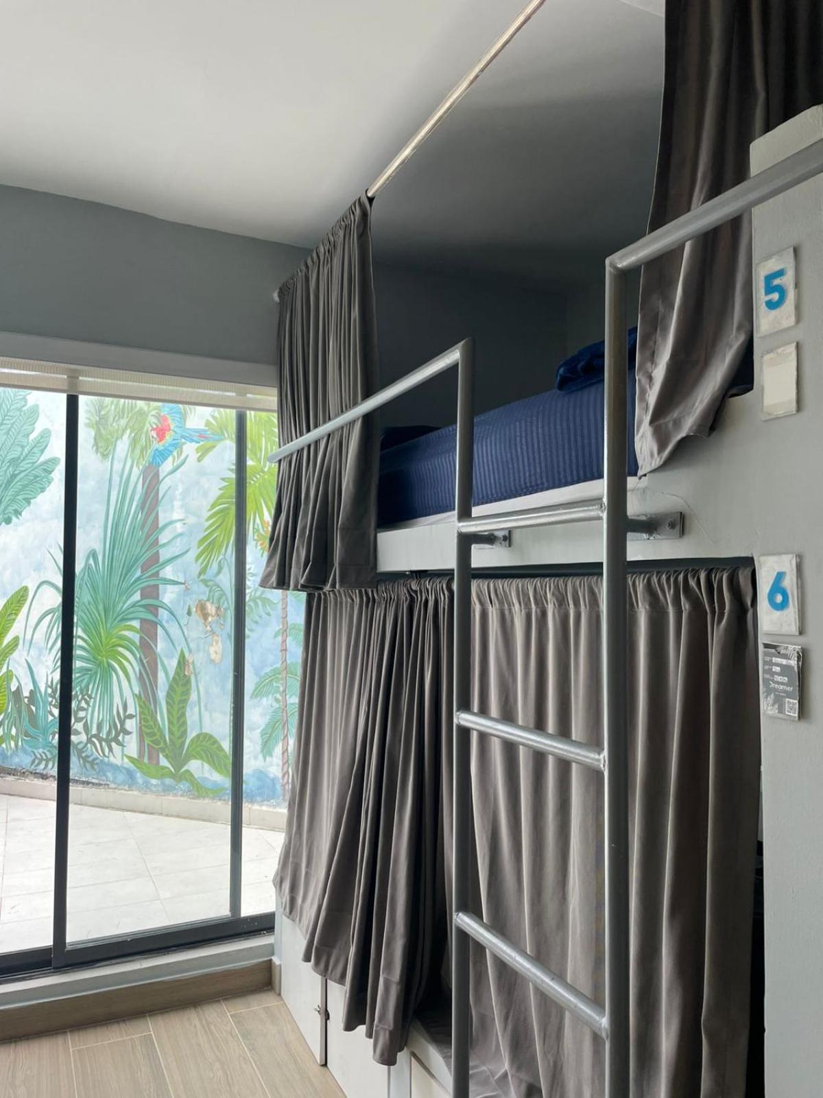 Dreamer Club Hostal *