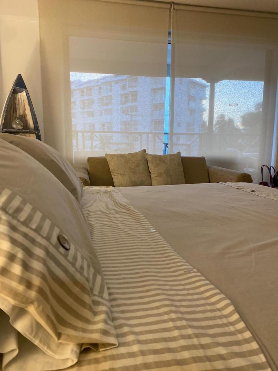 Apartamento 1 Cuadra De La Playa Principal *