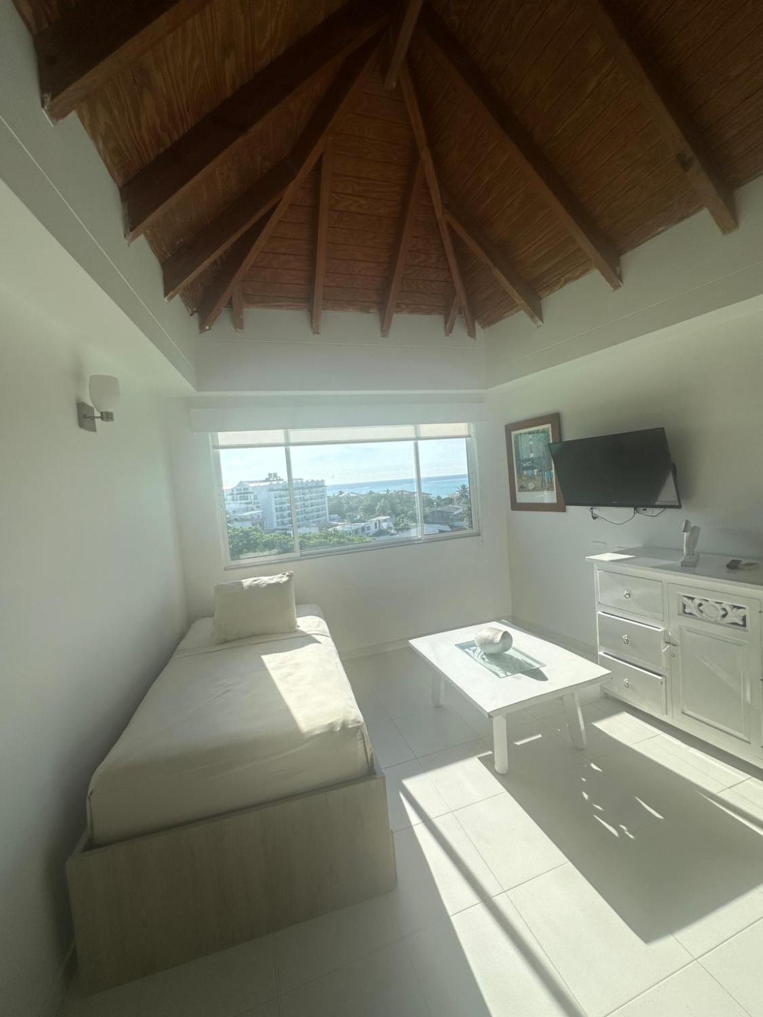 1 Cuadra De La Playa Principal