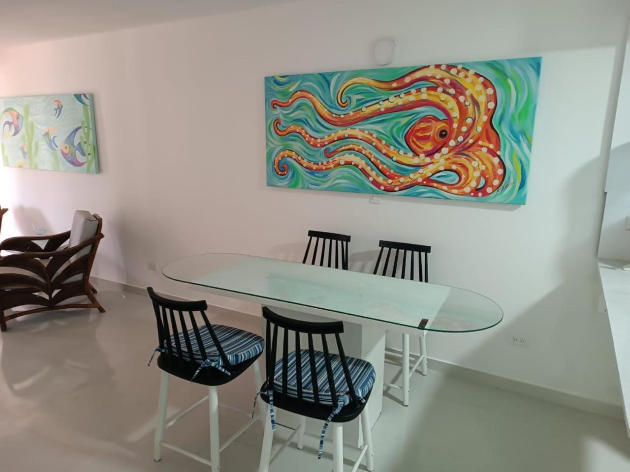 1 Cuadra De La Playa Principal Apartamento
