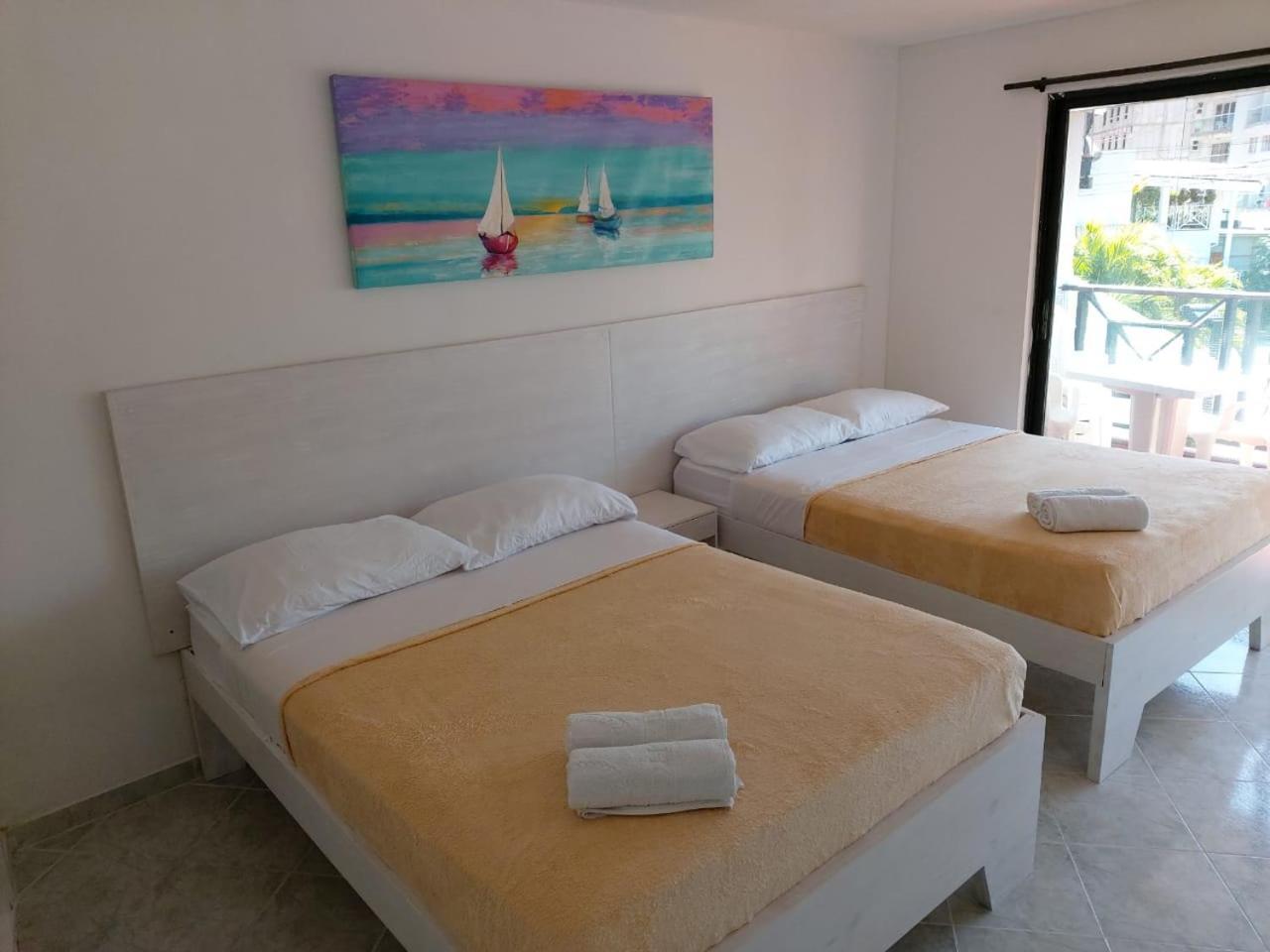 1 Cuadra De La Playa Principal Apartamento *