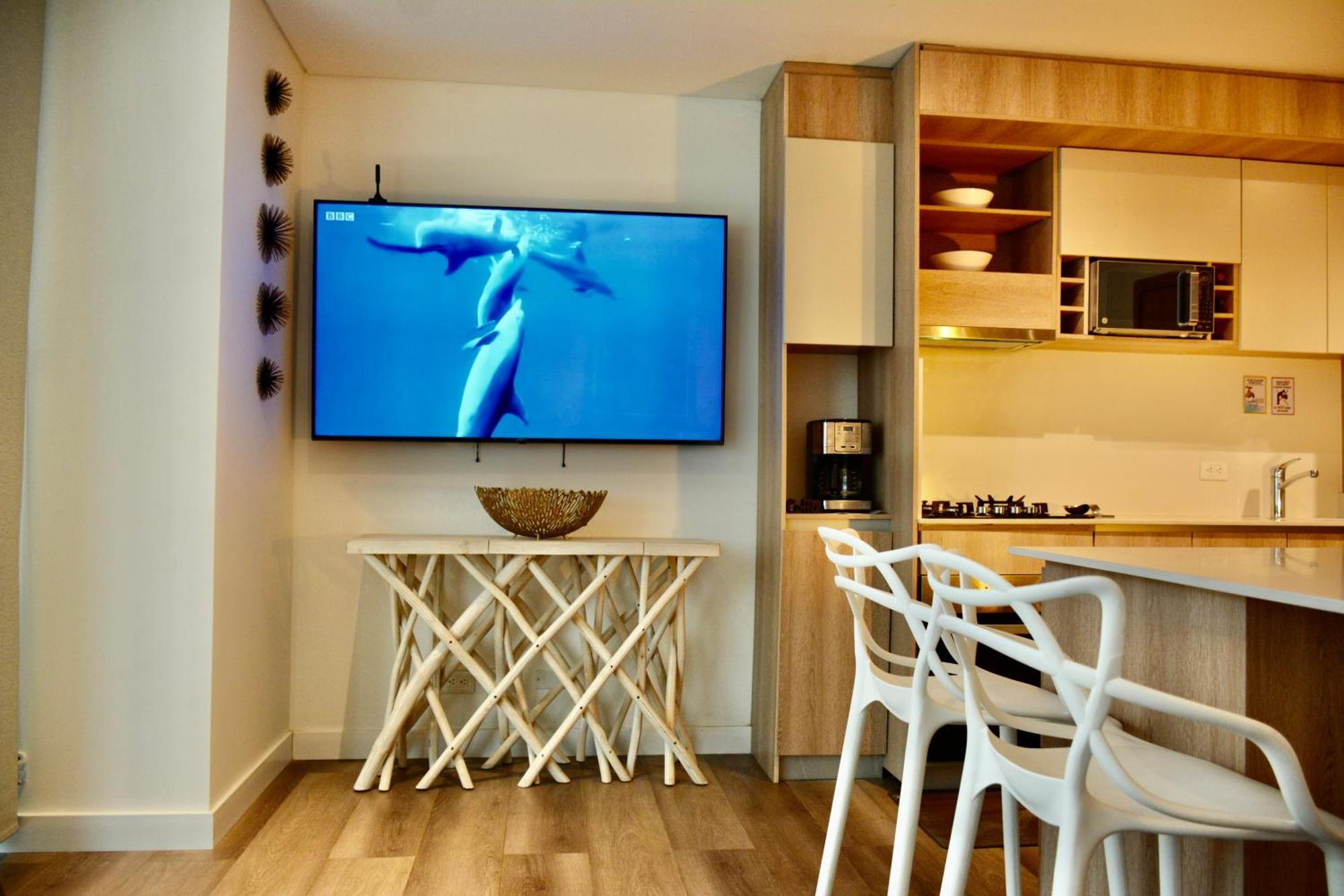 Modern New 3 Bedroom 5min To Shops Restaurants Apartamento