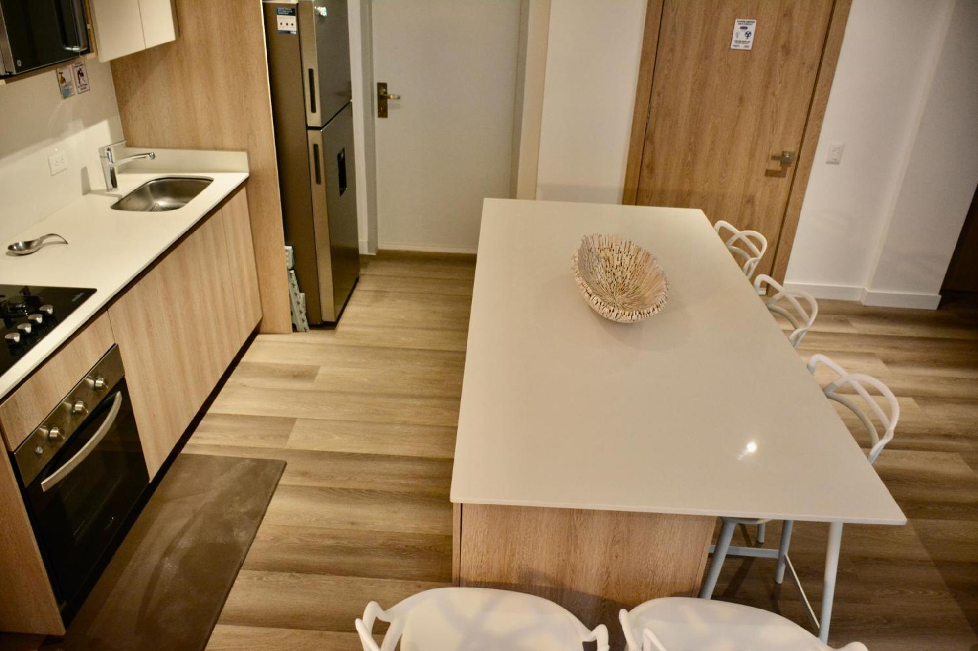 Modern New 3 Bedroom 5min To Shops Restaurants Apartamento *