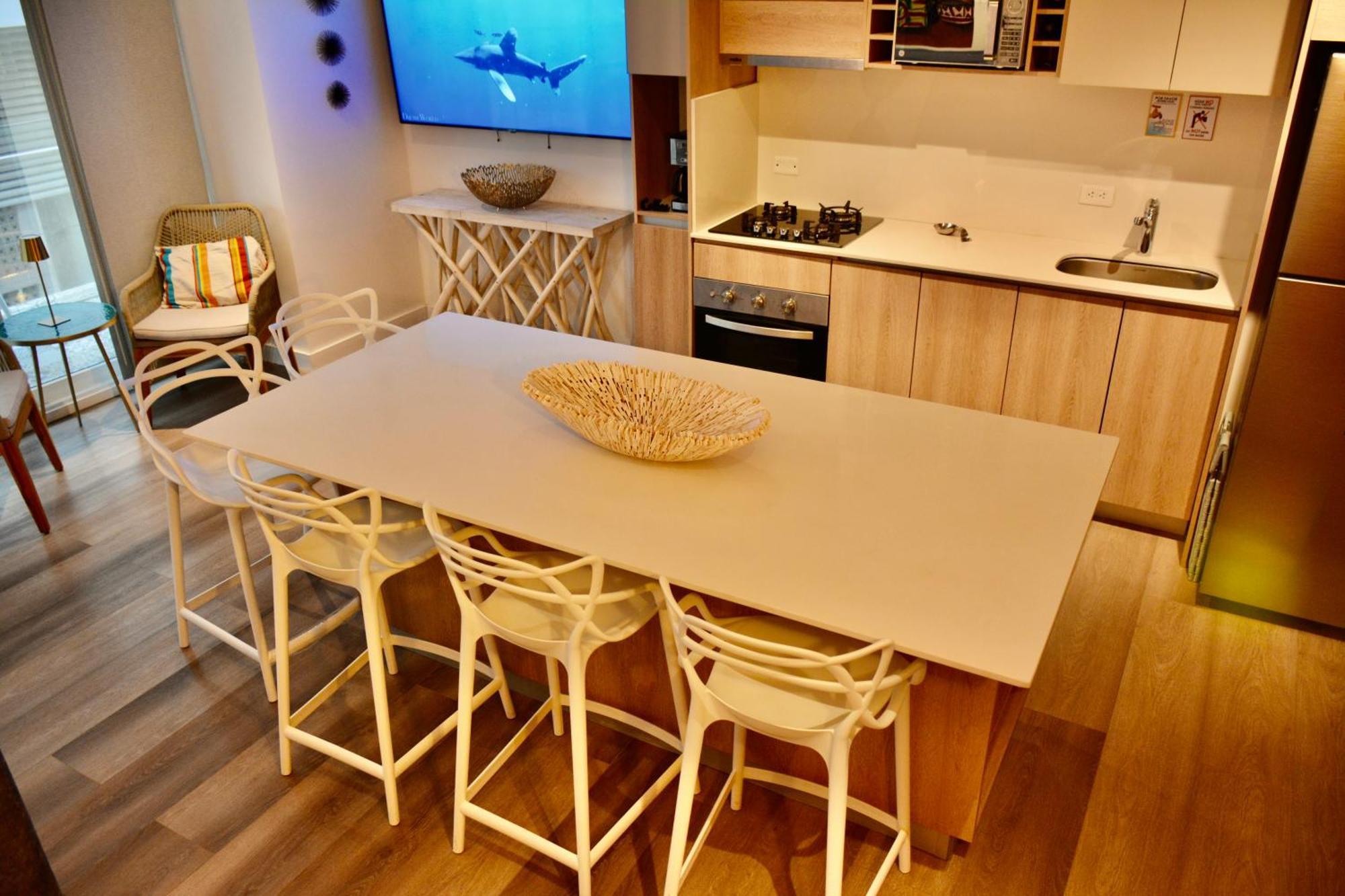 Modern New 3 Bedroom 5min To Shops Restaurants