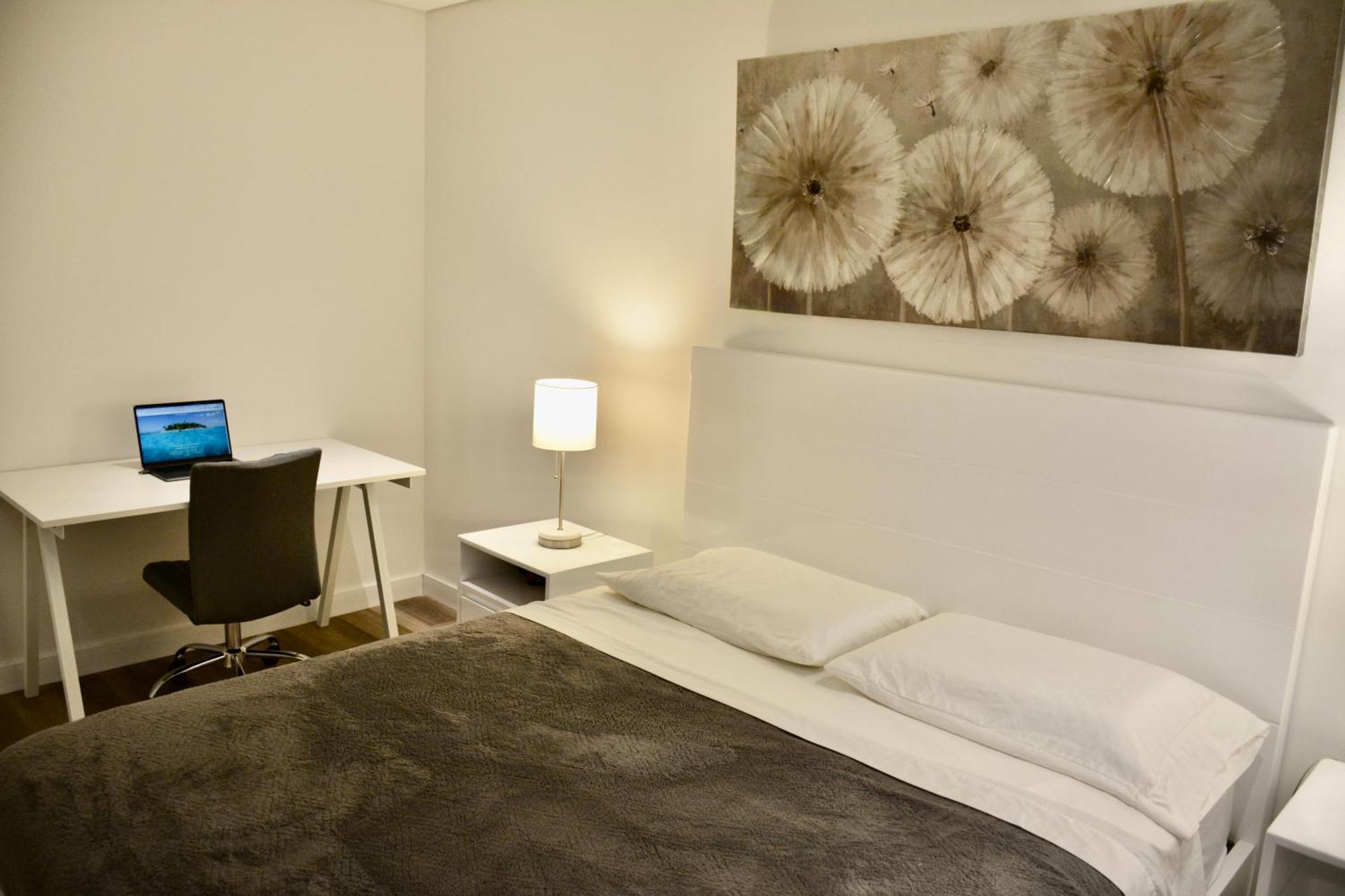 Modern New 3 Bedroom 5min To Shops Restaurants Apartamento